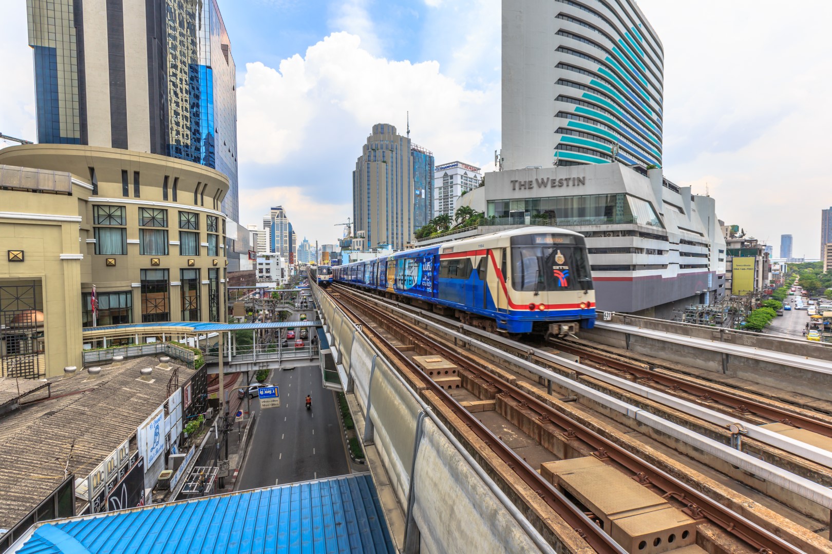 Thailand trains. Skytrain Bangkok. Воздушное метро Бангкок. BTS Bangkok. Бангкок INSIGHTFLEXI.